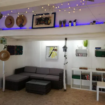 Apartment Zurueck Zur - Urlaub Im Zirkuswagen, Sommeratelier Oder Schindelwagen