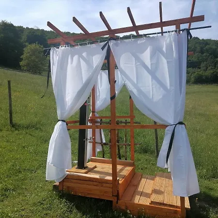 Zurueck Zur - Urlaub Im Zirkuswagen, Sommeratelier Oder Schindelwagen * Adenbach