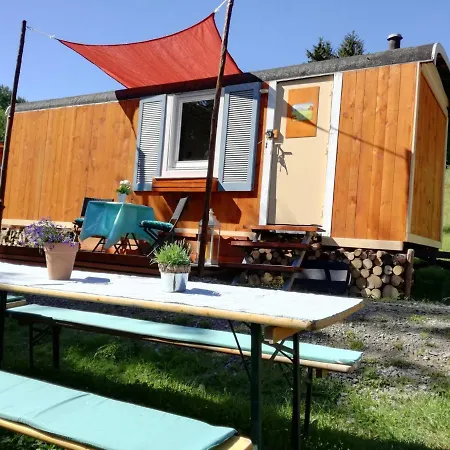 Zurueck Zur - Urlaub Im Zirkuswagen, Sommeratelier Oder Schindelwagen Apartment Adenbach