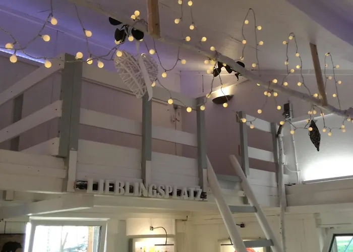 Zurueck Zur - Urlaub Im Zirkuswagen, Sommeratelier Oder Schindelwagen *