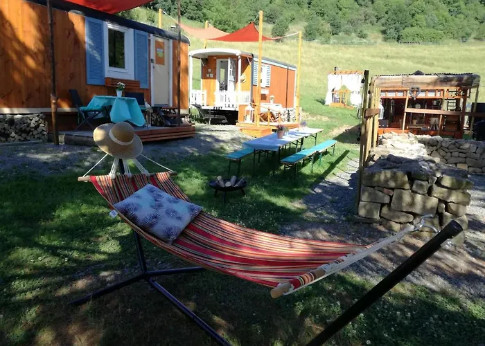 Zurueck Zur - Urlaub Im Zirkuswagen, Sommeratelier Oder Schindelwagen * Adenbach